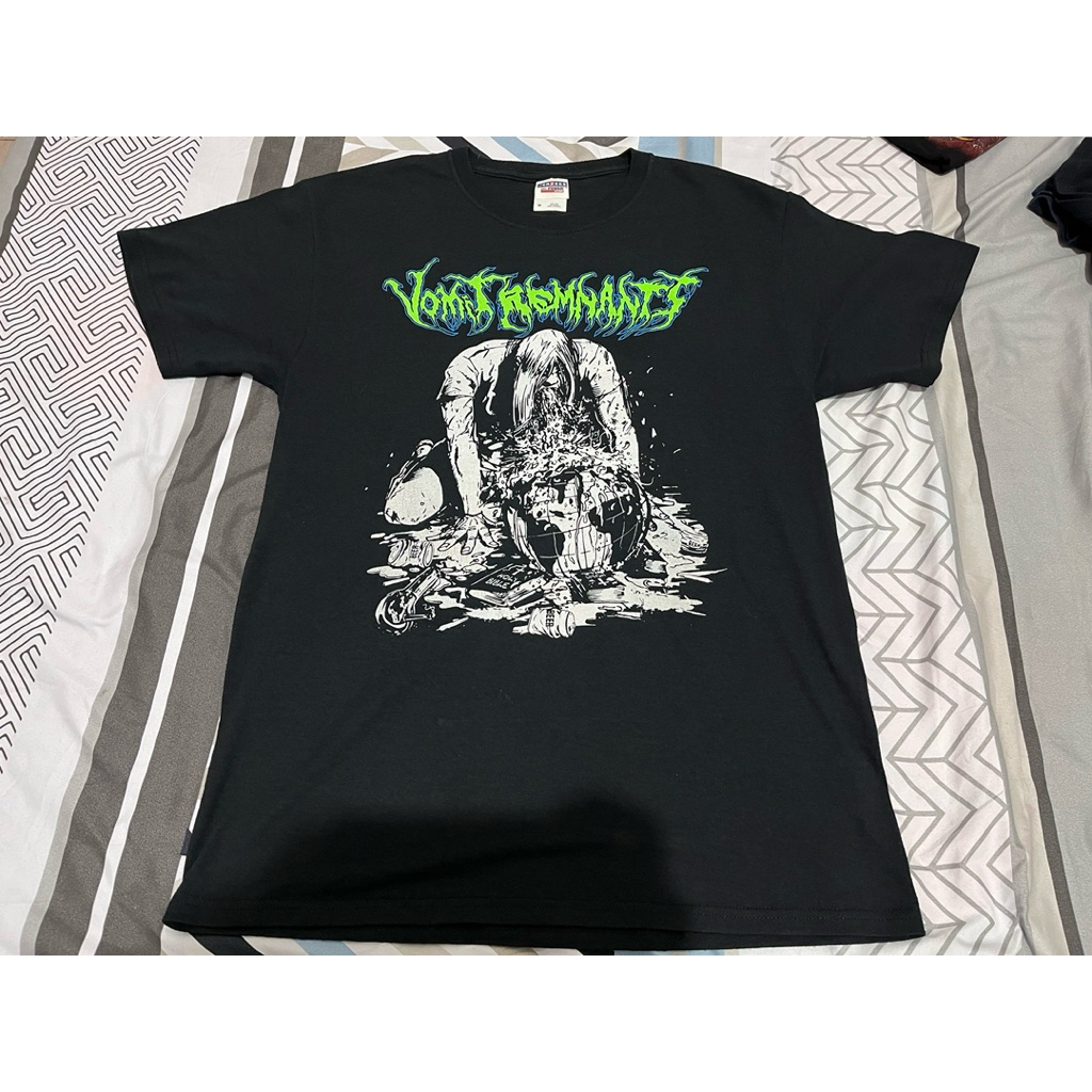 Kaos Band Katun Vomit Remnants - Tshirt Official M
