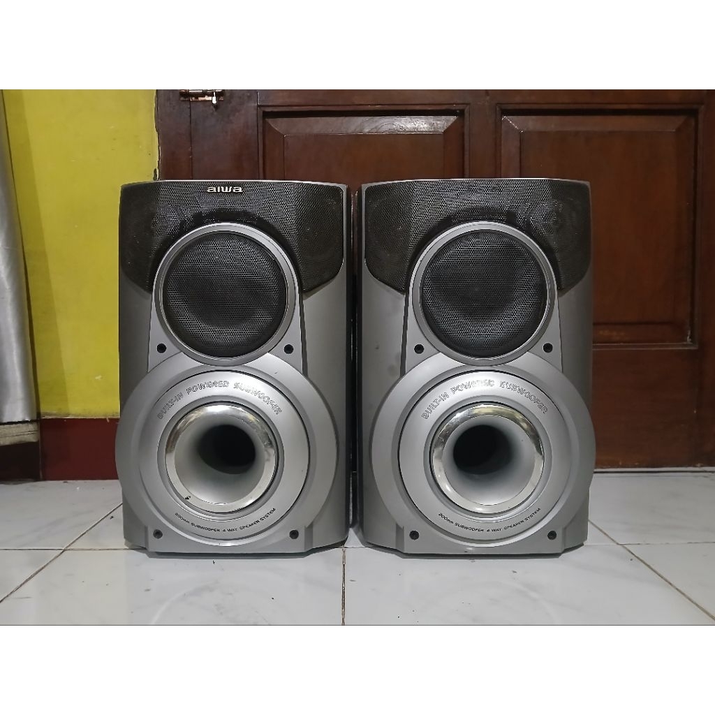 Sepasang Speaker Aiwa built-in Subwoofer 8 inch