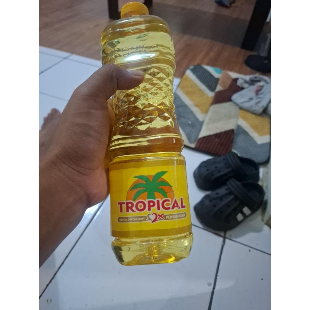 Minyak Goreng Tropical1  Liter - Dua Kali Penyaringan, Kualitas Jernih, Kemasan Praktis