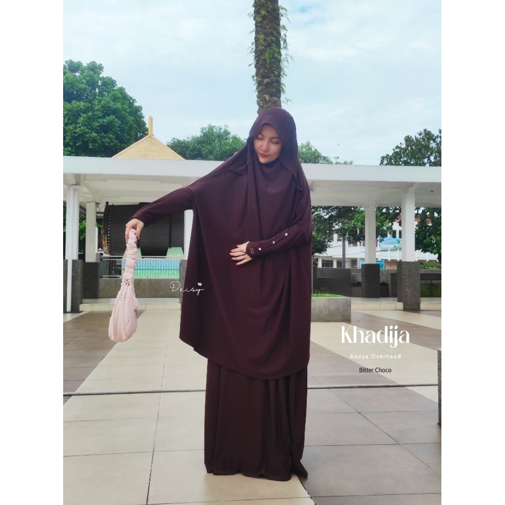 Daisy Defaza | Khadija Abaya Overhead abaya Umroh Haji