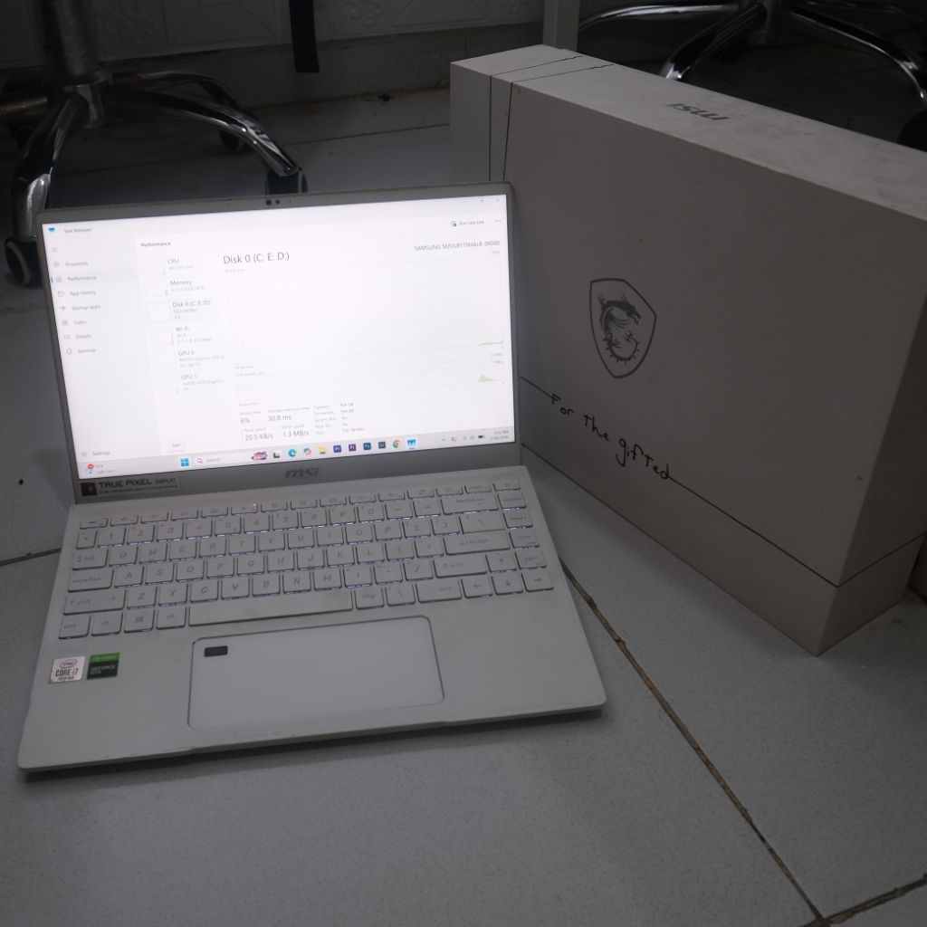 MSI Prestige 14 Core i7-10710U GTX1650 DDR3 16GB SSD 1TB Tipis Ngebut Lengkap Murah