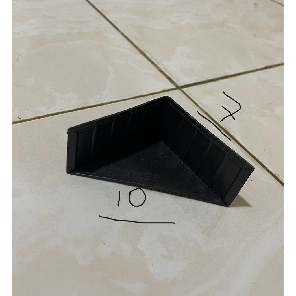 Siku plastik packing / pelindung sudut warna hitam