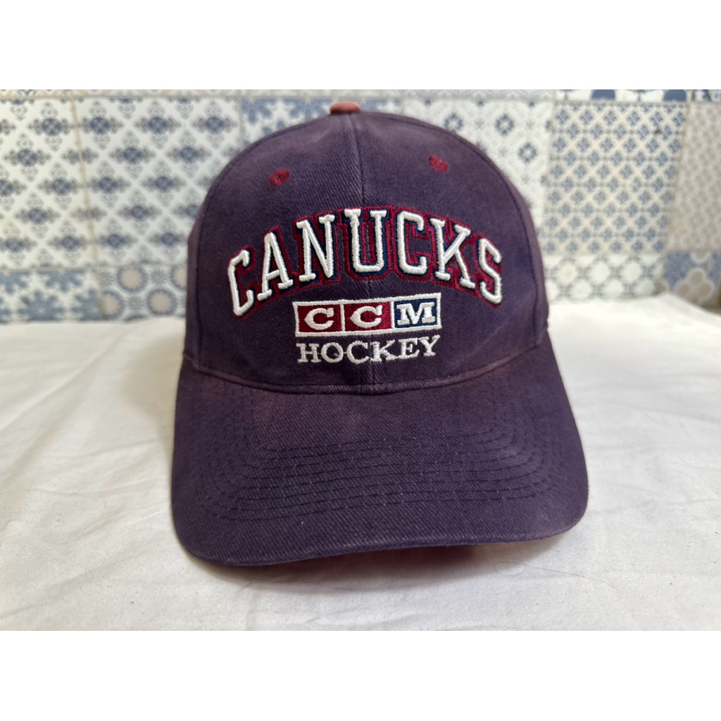 Topi Second Brand Branded Canucks CCM Hockey By NHL Team Vintage Original