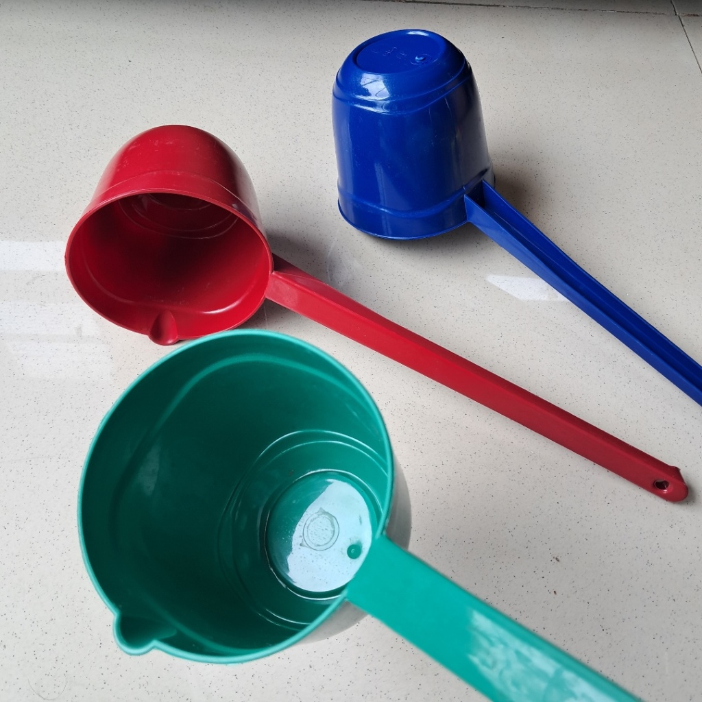 Gayung Air Bajigur Kecil Gagang Panjang