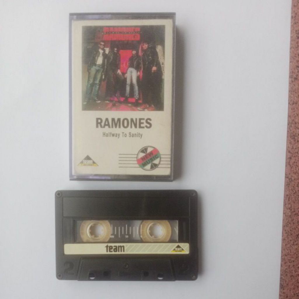 kaset ramones (punk)
