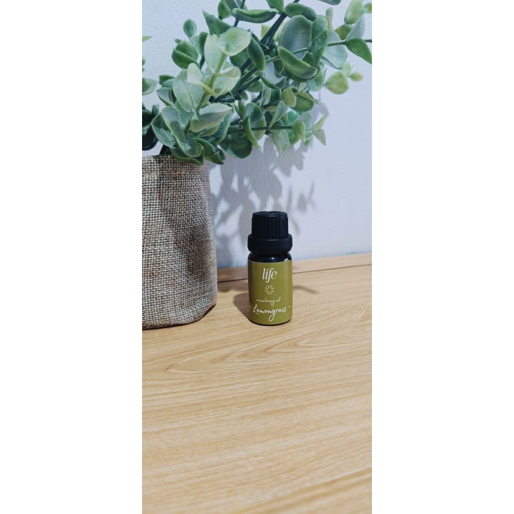 Lemongrass essential oil