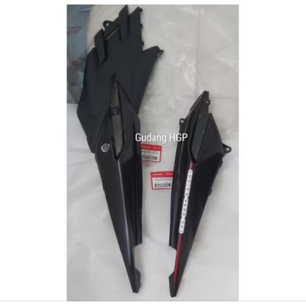 COVER BODY BELAKANG HONDA CS1 SEPASANG ORIGINAL
