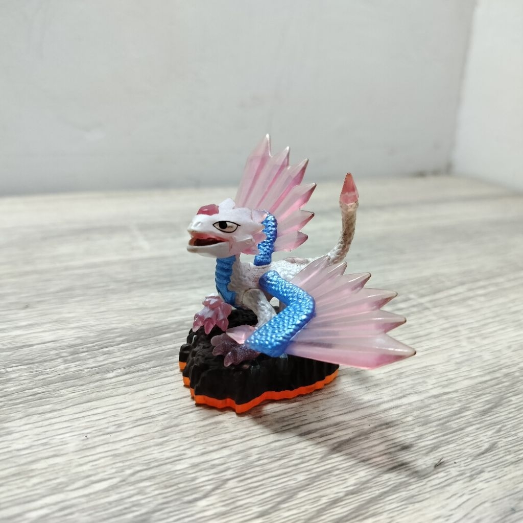 skylanders Giants flashwing figure