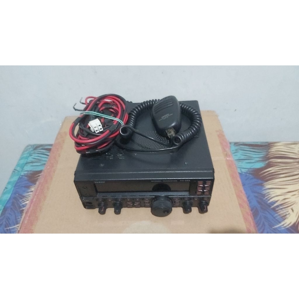 Yaesu FT-450 HF Radio Transceiver