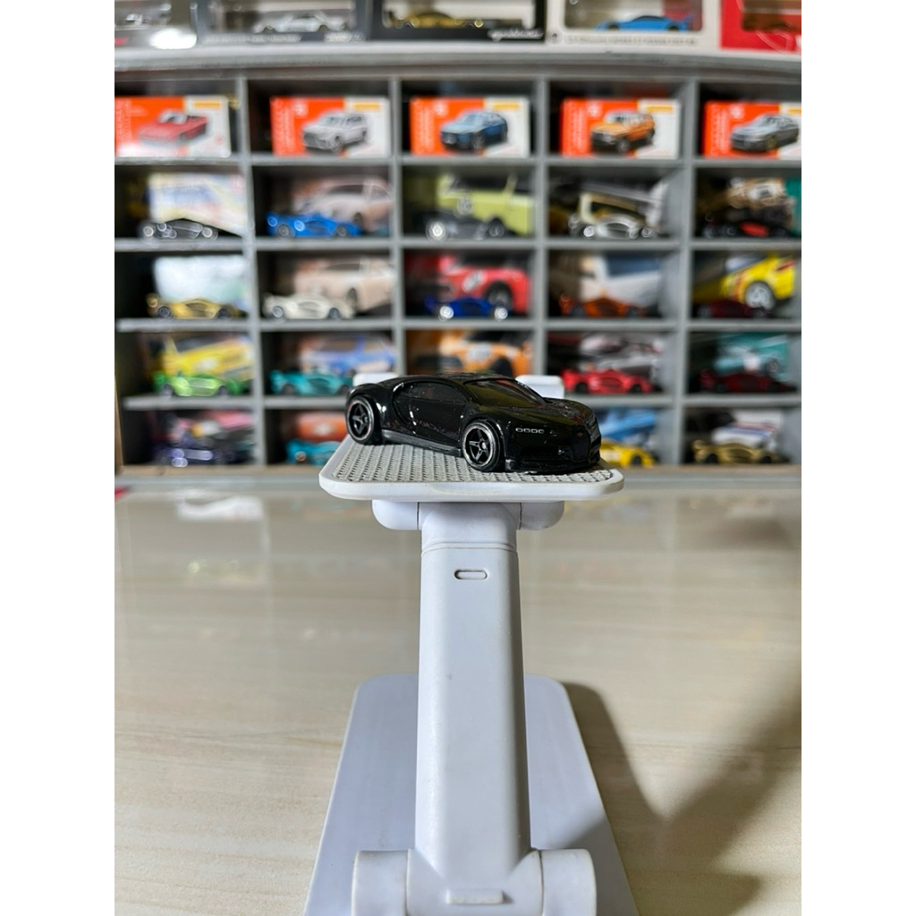 Hotwheels Premium Bugatti Chiron loose 99%