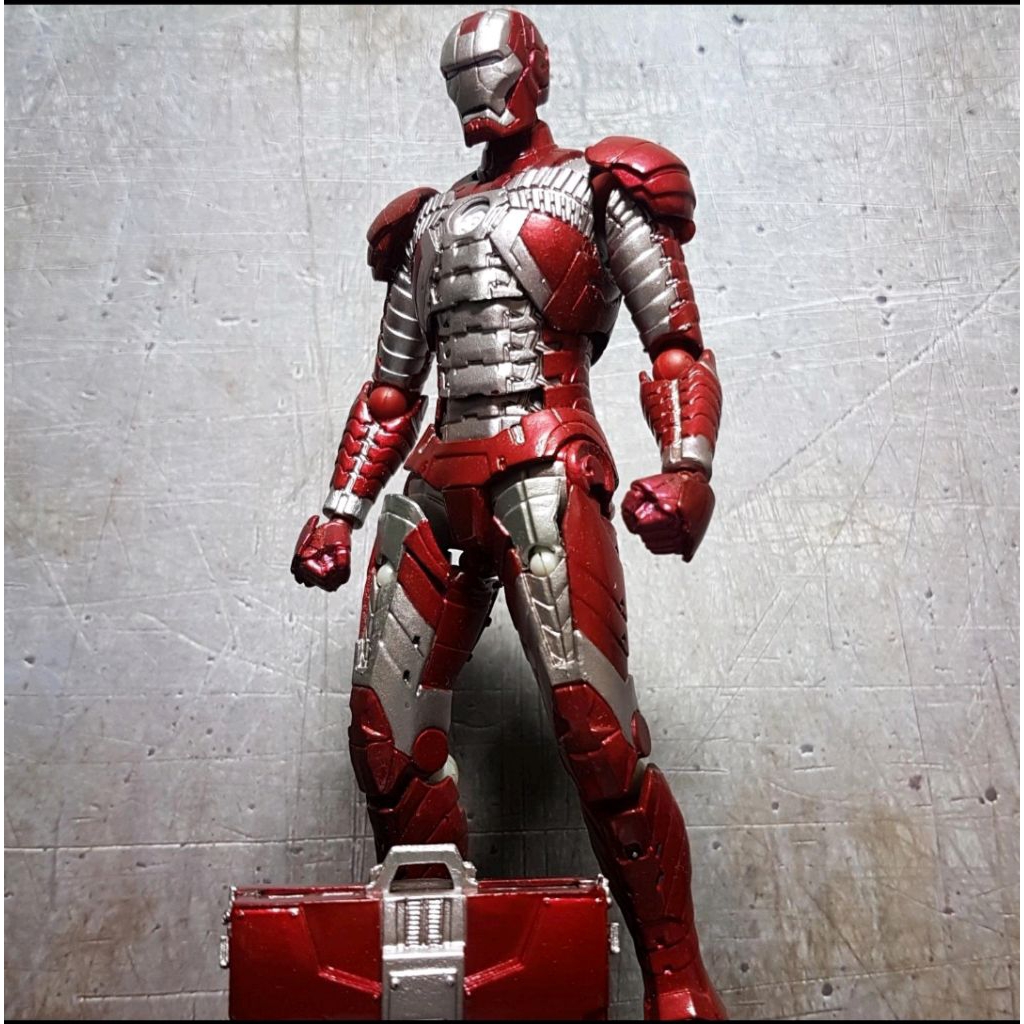 Action Figure Ironman Revoltech Legacy Mark 5