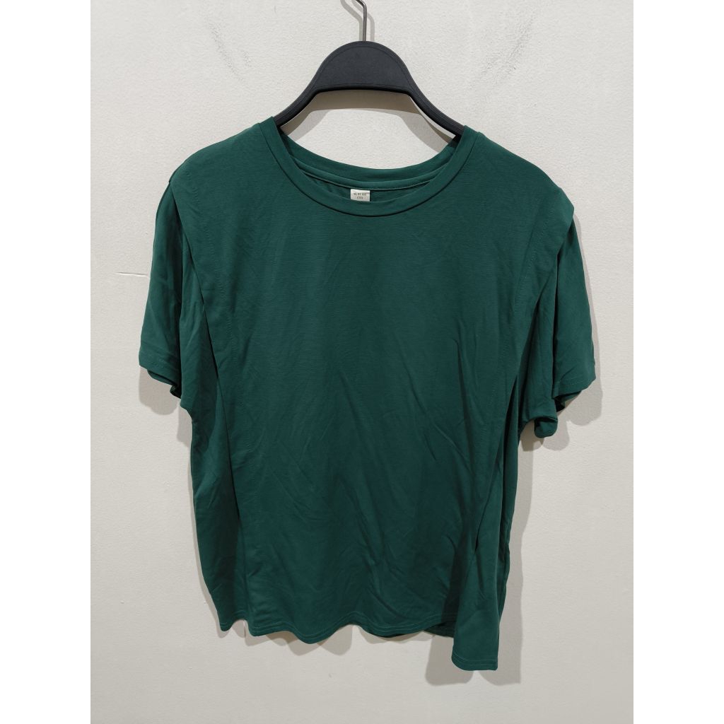 Preloved Kaos Wanita Hijau Botol