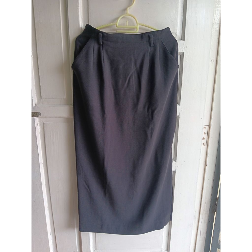 Rok Hitam Panjang Preloved