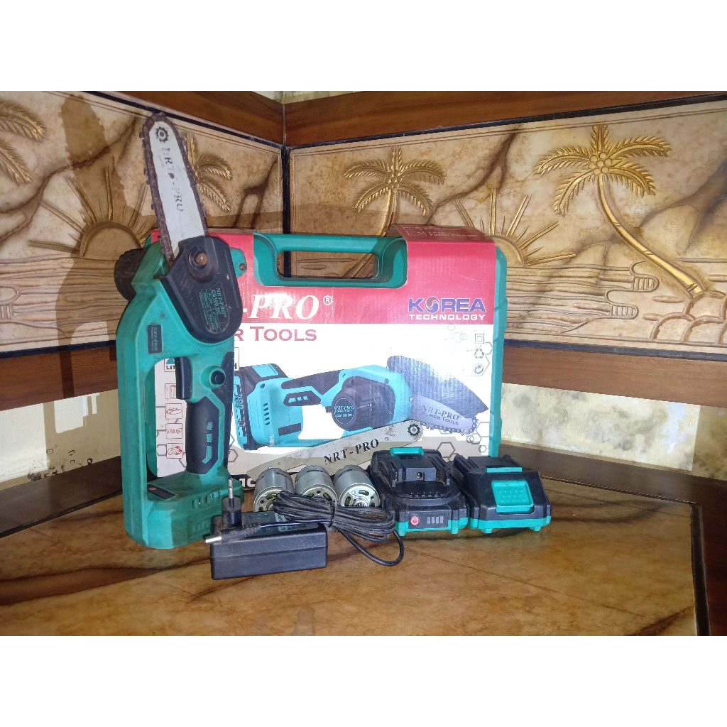 Chainsaw cordless CORDLESS 4" NRT PRO CS100DC 21v dua baterai Preloved (Bekas)