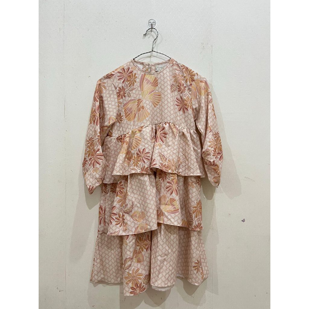 Preloved Dress girl Wearing klamby