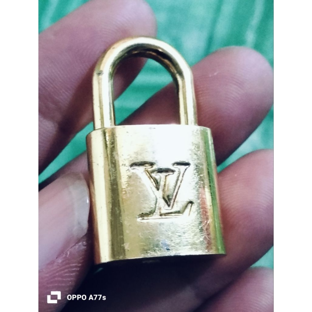 gembok LV temuan Made in france 318