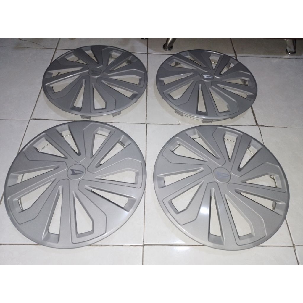 Tutup velg roda mobil/Wheeldop mobil daihatsu ring 14, asli dari daihatsu, ada 1set 4pcs, warna silv