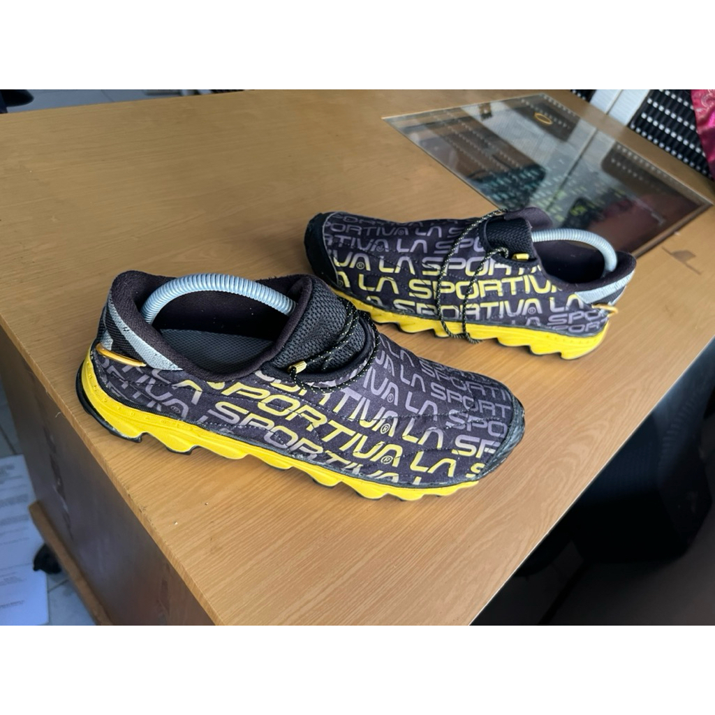 sepatu lasportiva kondisi sesuai gambar