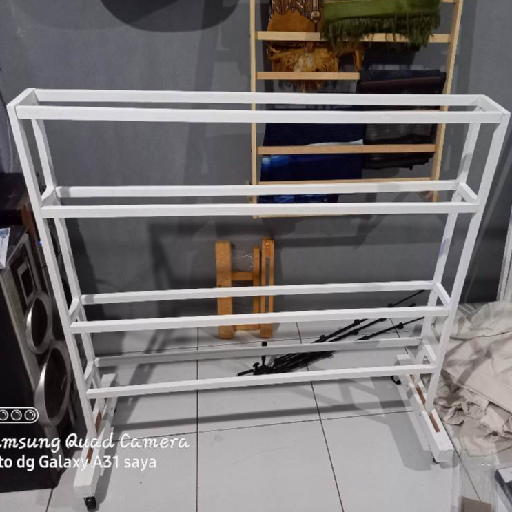Rak Buket Bunga 4 Susun WARNA PUTIH