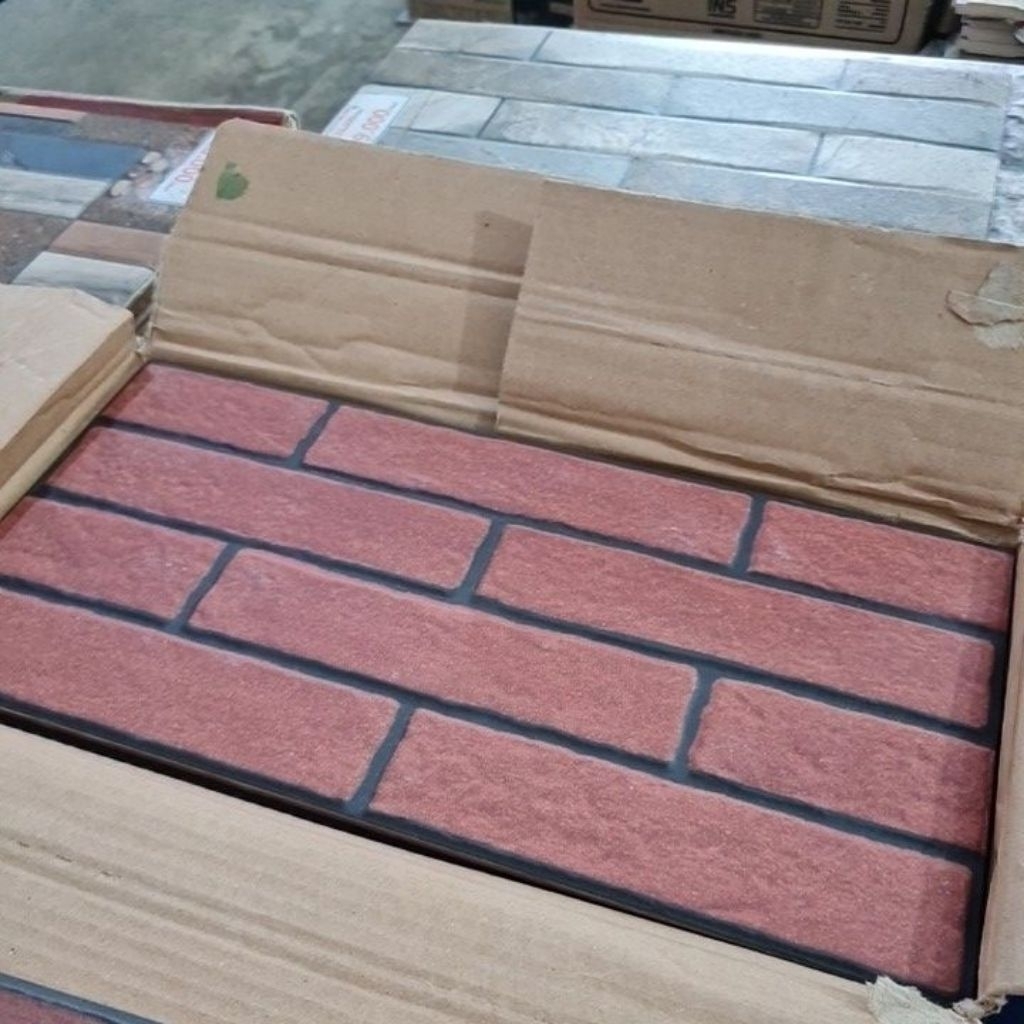 keramik dinding 20x40/keramik motif bata/keramik batu alam/keramik bata susun/keramik tiang/keramik 