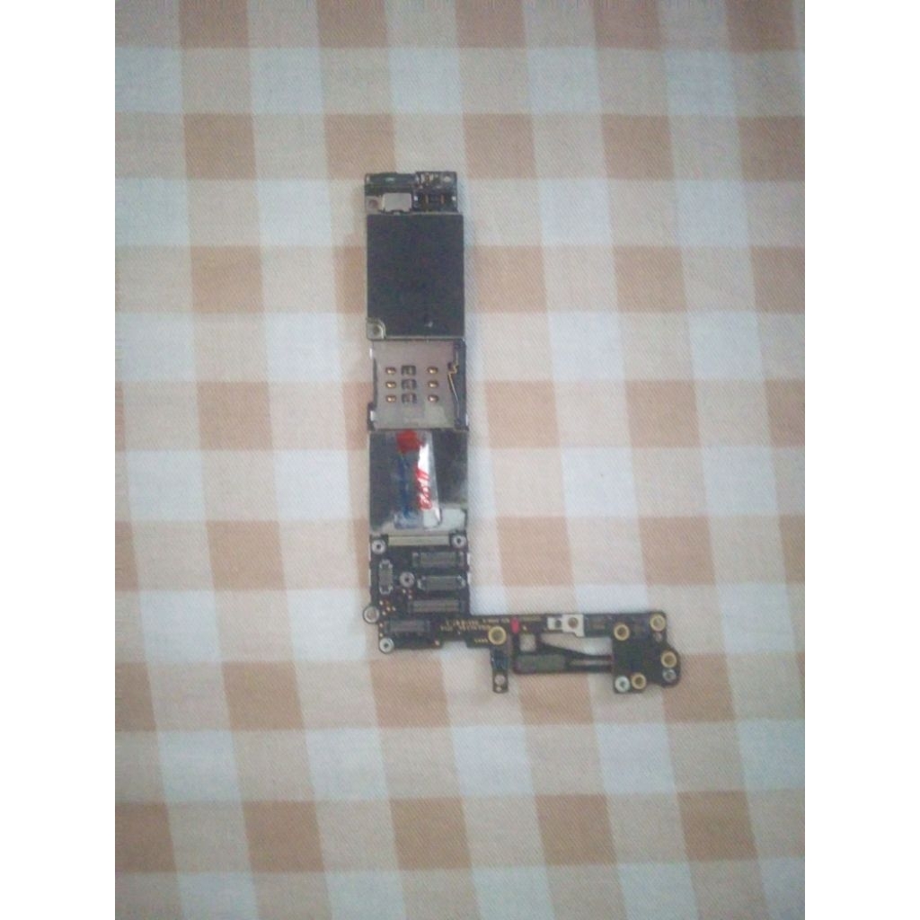 Mesin iPhone 6 minus jalur backlight