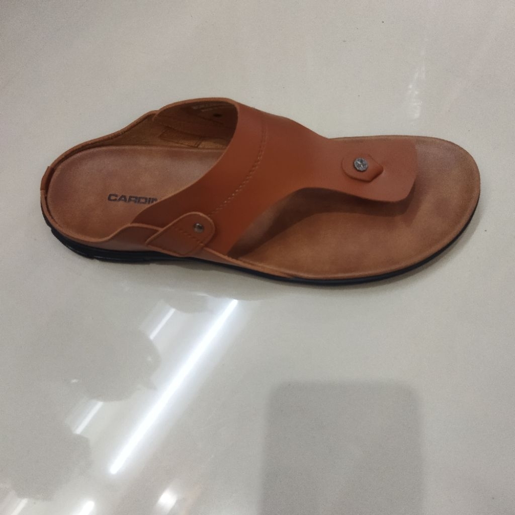 sandal jepit cardinal ROGER 1 MC6CCZ02180.03K COKLAT MUDA 40,41,42,43,44