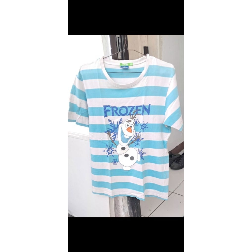 Preloved Baju Kaos Wanita Pria Bossini Frozen