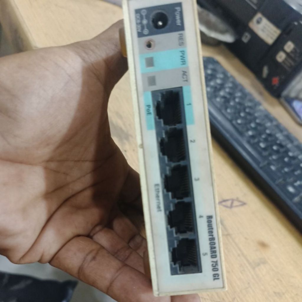 Mikrotik RB750GL Bekas