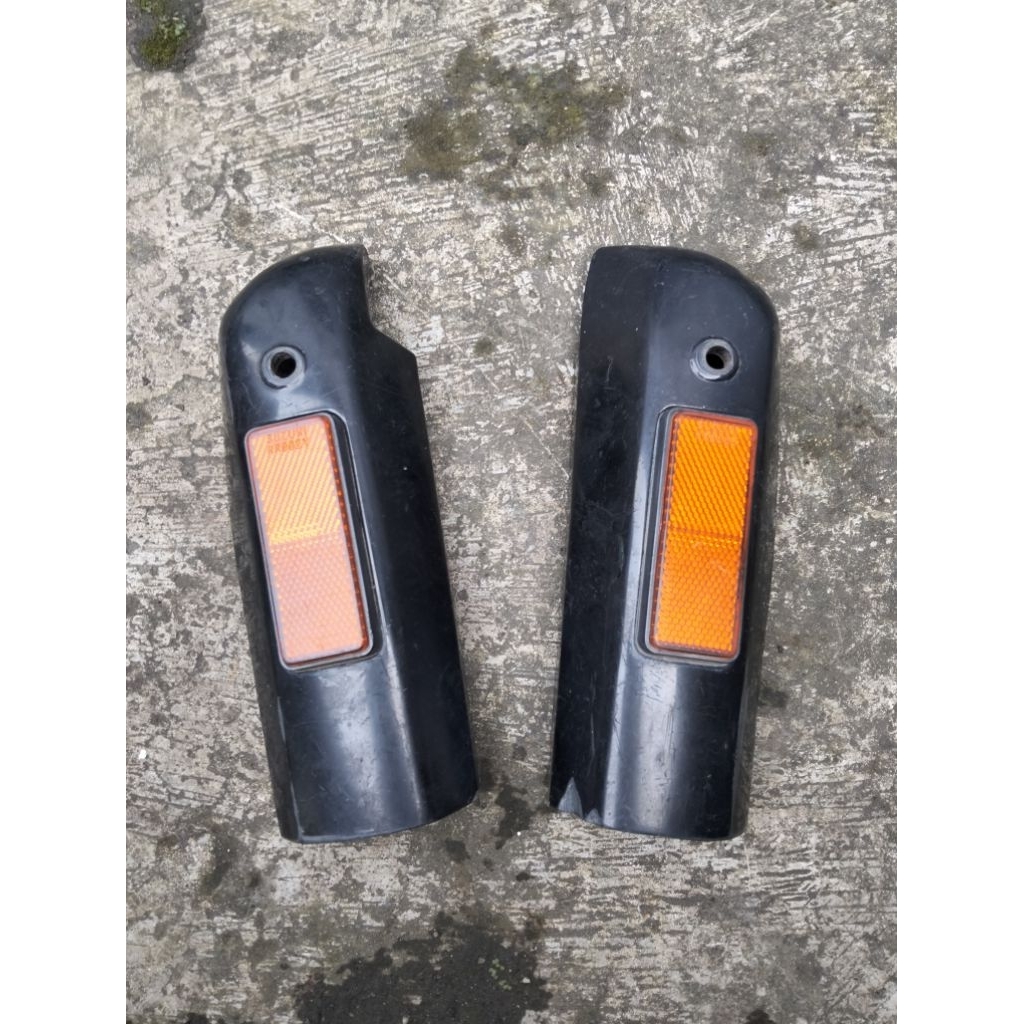 Cover/tutup spakbor depan Suzuki crystal original copotan