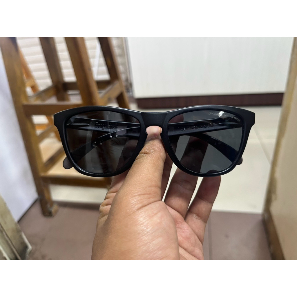 KACAMATA OAKLEY FROGSKIN HITAM LOGO SILVER LENSA HITAM