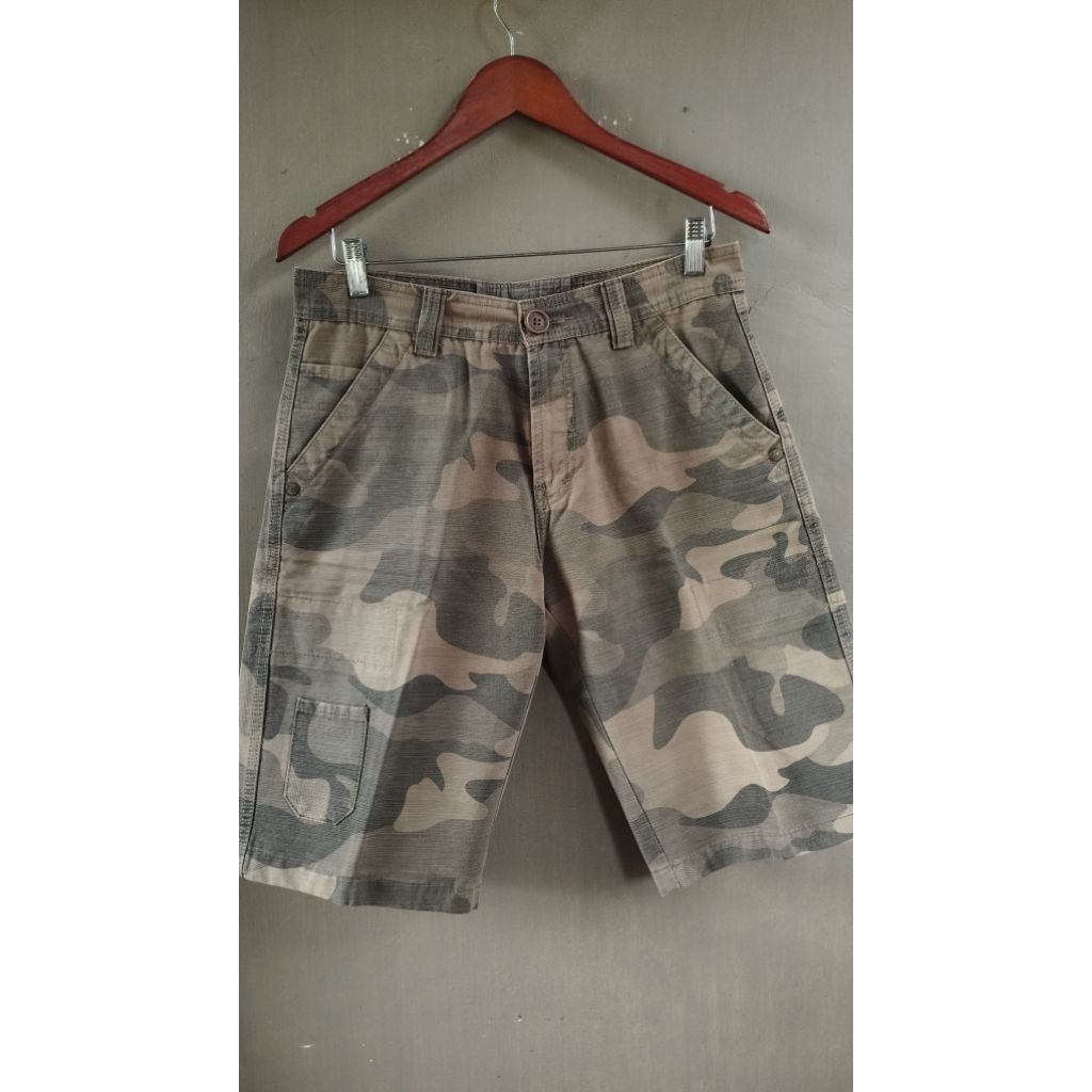 Celana Pendek Pria Army Camo Cargo – PL Kondisi Bagus Murah