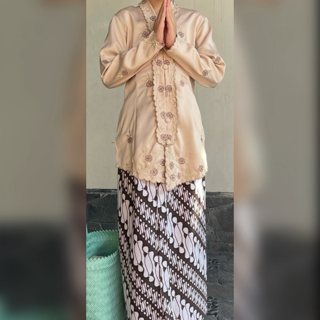 [PRELOVED] Set Kebaya Kartini batik Anak