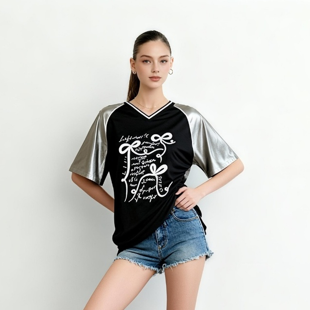 Kaos Oversize Wanita Hitam Lengan Satin Silver 1489 – Dare To Be