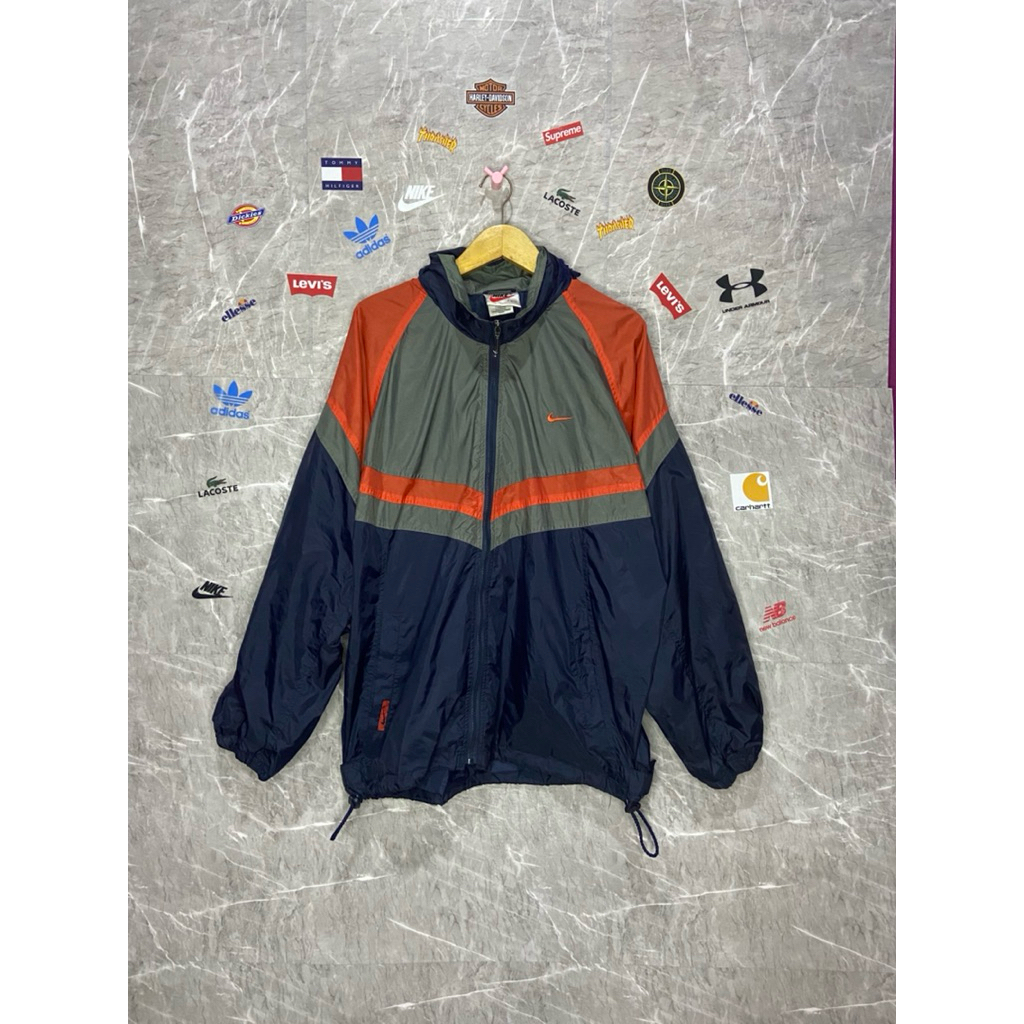 JAKET WINDBREAKER NIKE VINTAGE SECOND