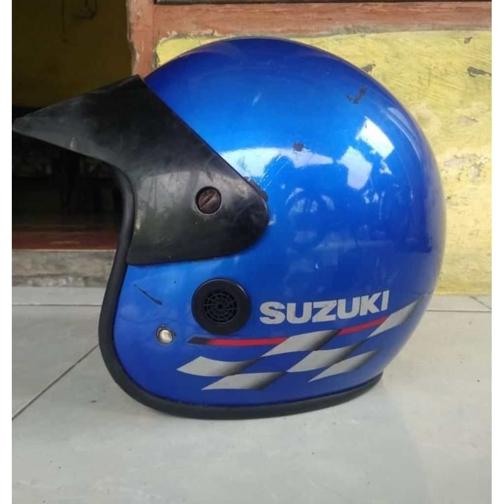 Helm jadul suzuki
