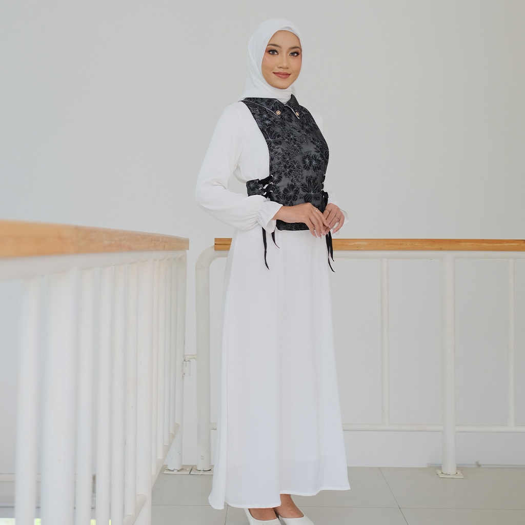 Sekido x Tunique | Arami Gamis | Gamis Lebaran Silk Putih hitam Rok Lebar