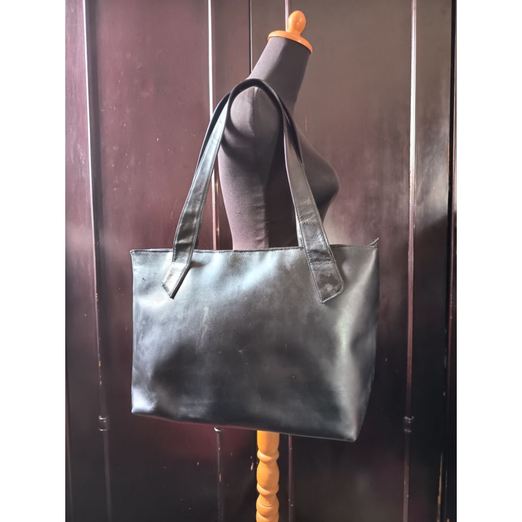 Tote Bag / Tas Tote Kulit Asli Latem Black Genuine Leather Preloved/second