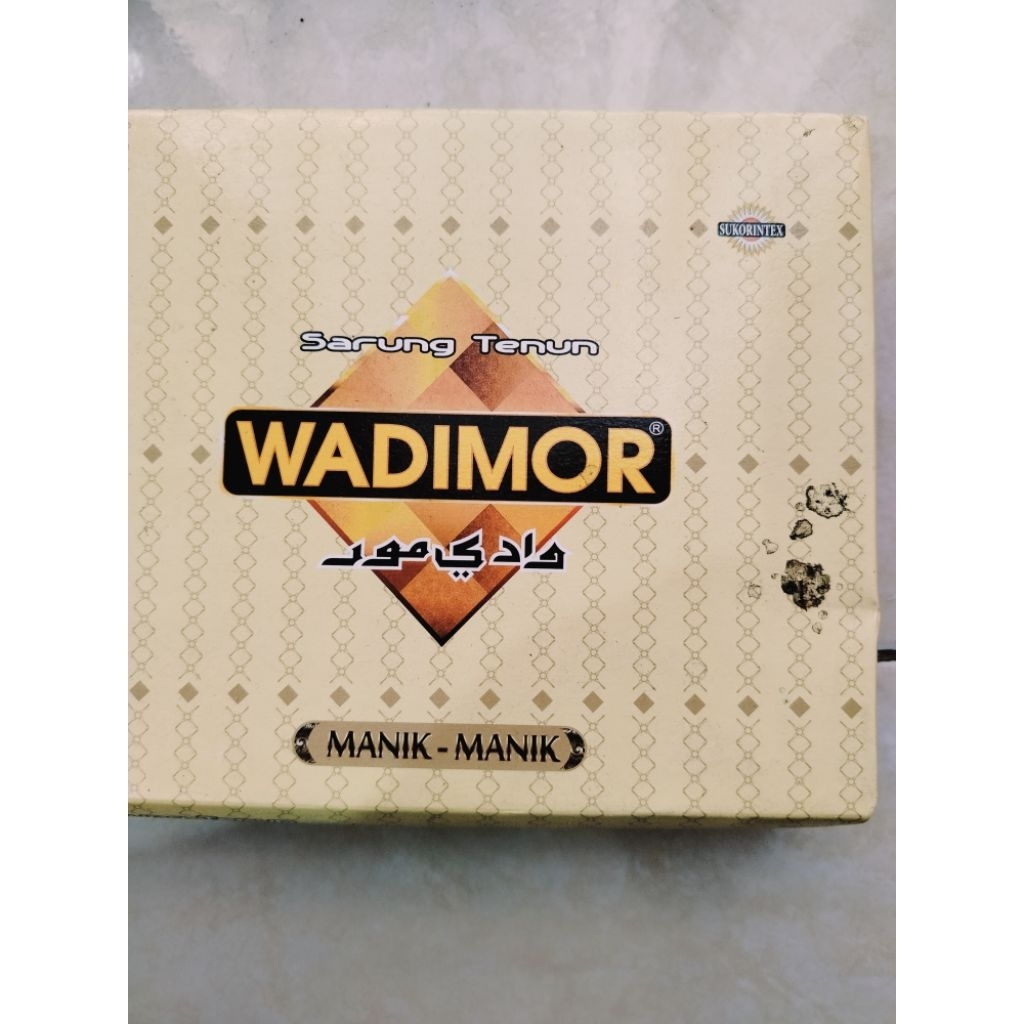 Sarung Tenun Wadimor Manik Manik