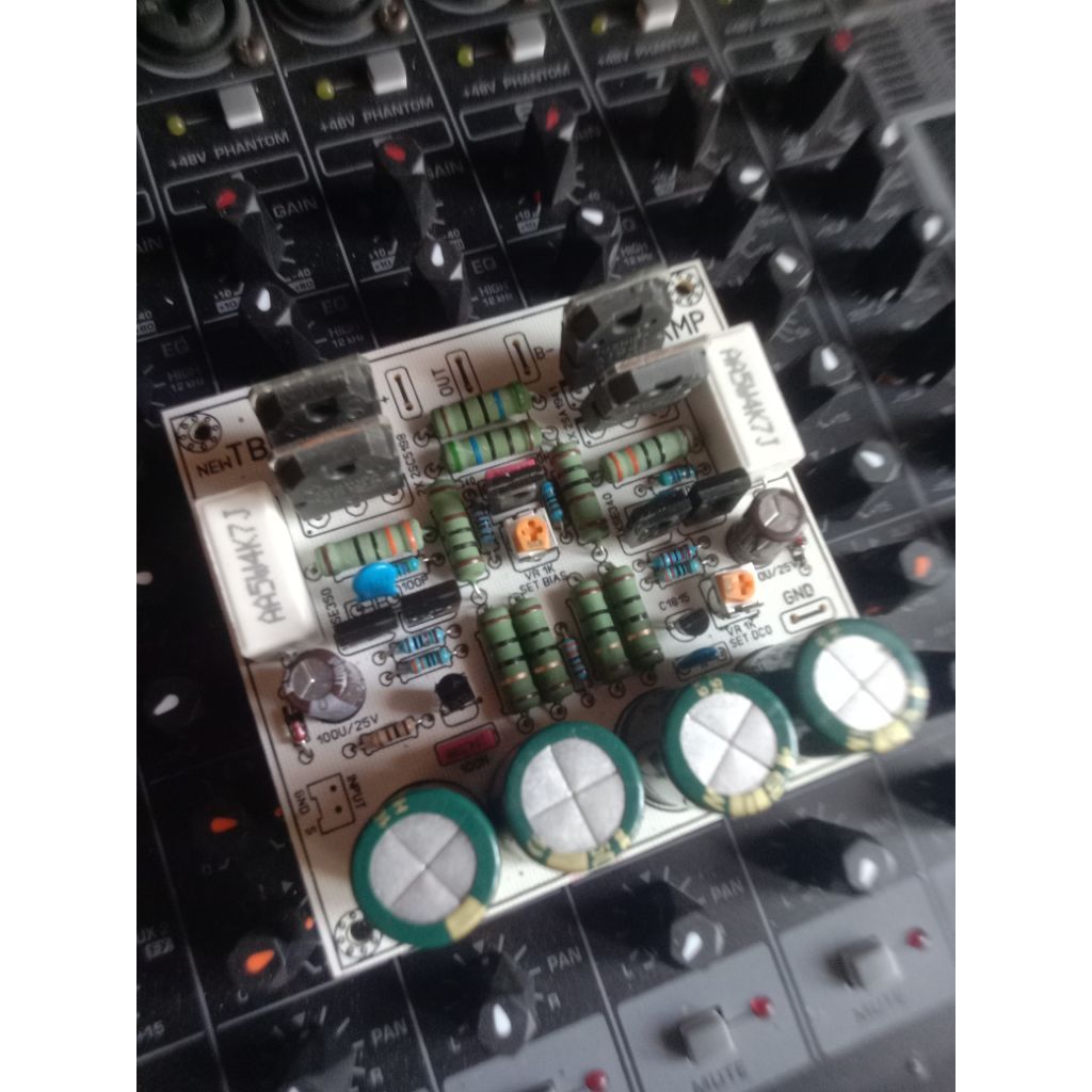 driver TBM balap suara keras