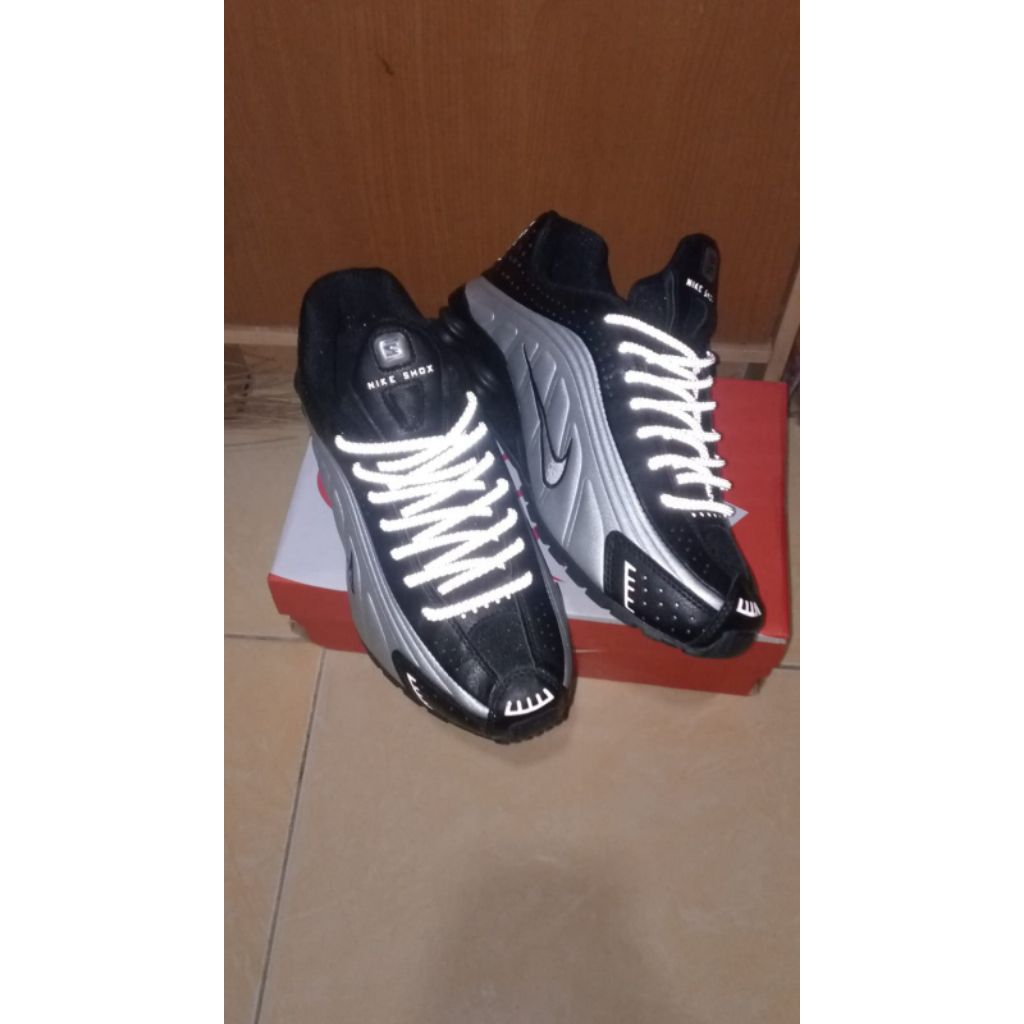 Nike Shox R4 black silver