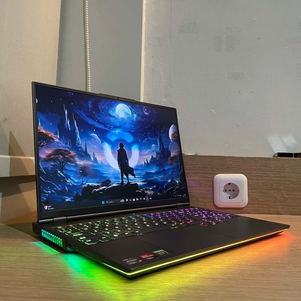 Laptop Gaming High End Legion 7 16ACHG6  RAM 32/1TB Ryzen 9 5900HX RTX 3080 16GB