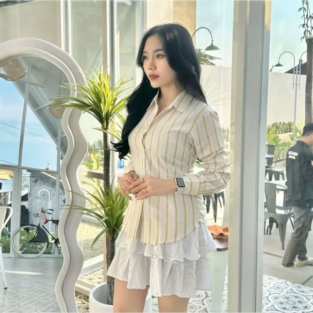 kemeja Wanita motif garis garis