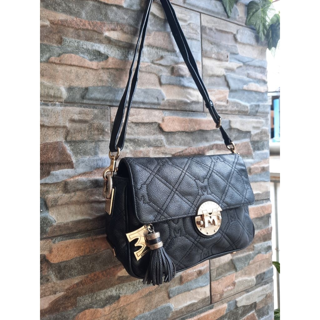Sling Hitam METROCITY - TAS PRELOVED