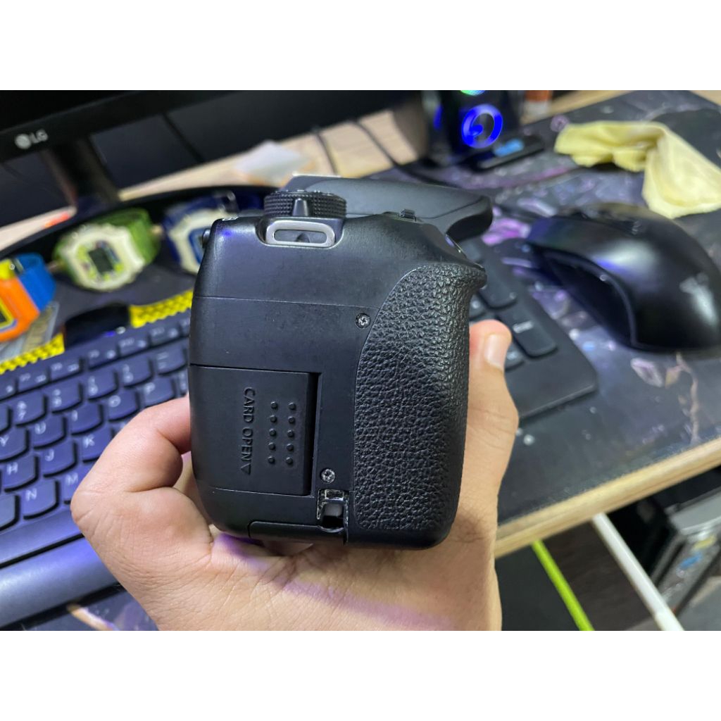 camera eos canon 700D body only