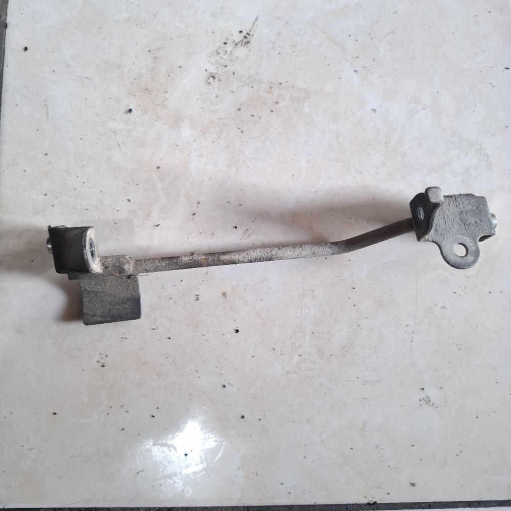 Klem Penahan Bodi Body Brecket Braket Breket Dudukan Pangkon Sayap Bawah Supra X 125 FI Injeksi KYZ 