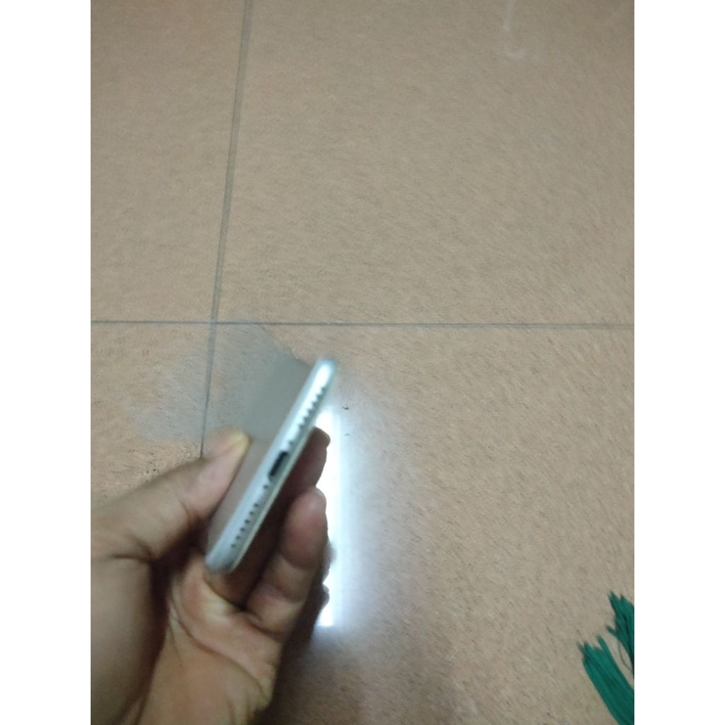 iPhone7 128gb lupa iCloud bodymulus