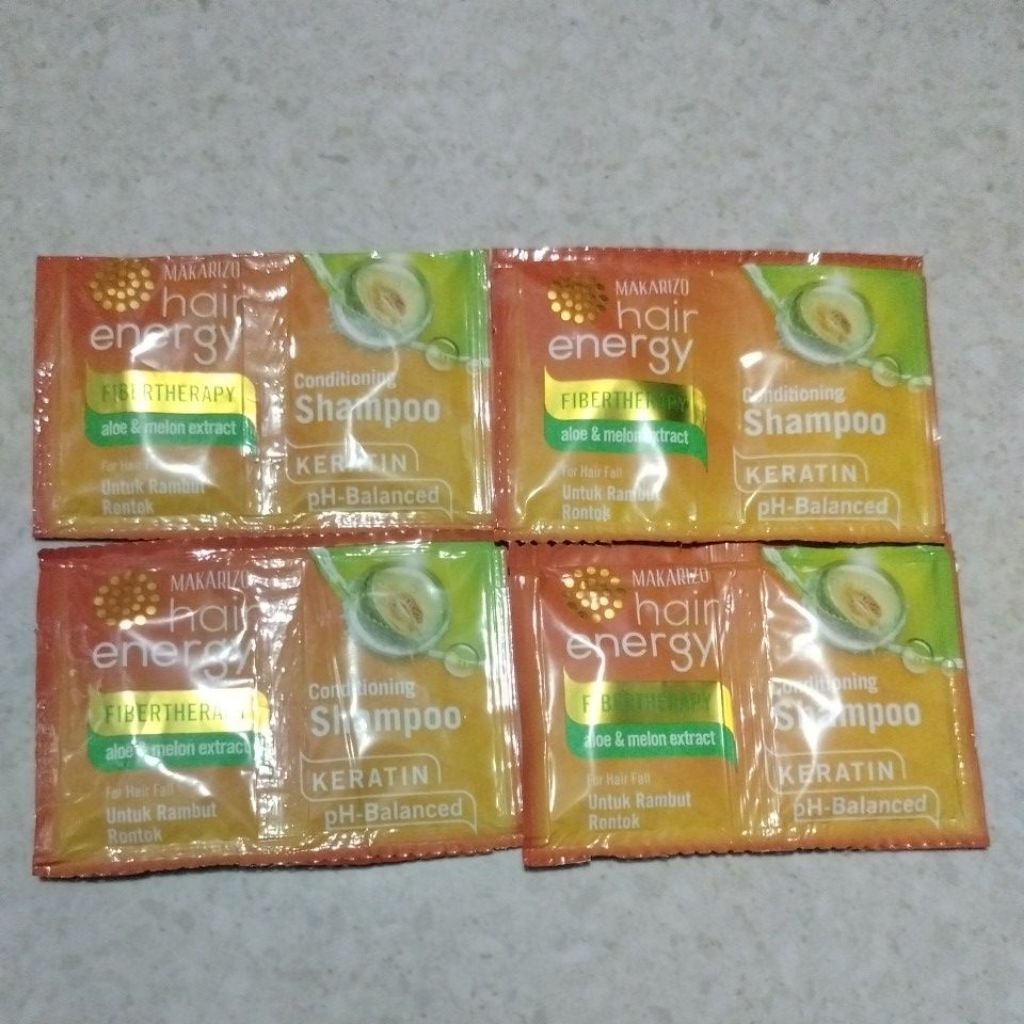 1 renteng shampoo makarizo Aloe & melon ( 10pcs)