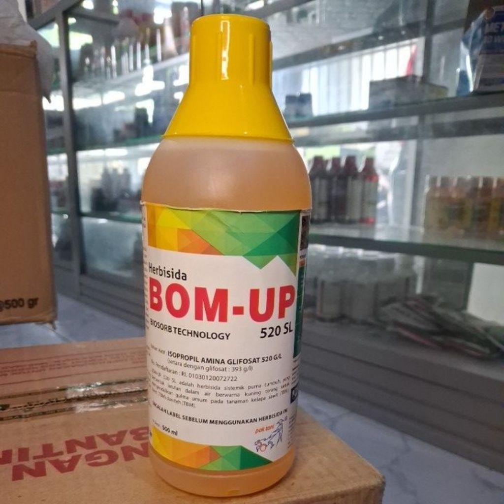 Racun rumput liar pekarangan rumah dan lahan sawah BOM-UP 520SL.Mati sampai akar.kemasan 500ml