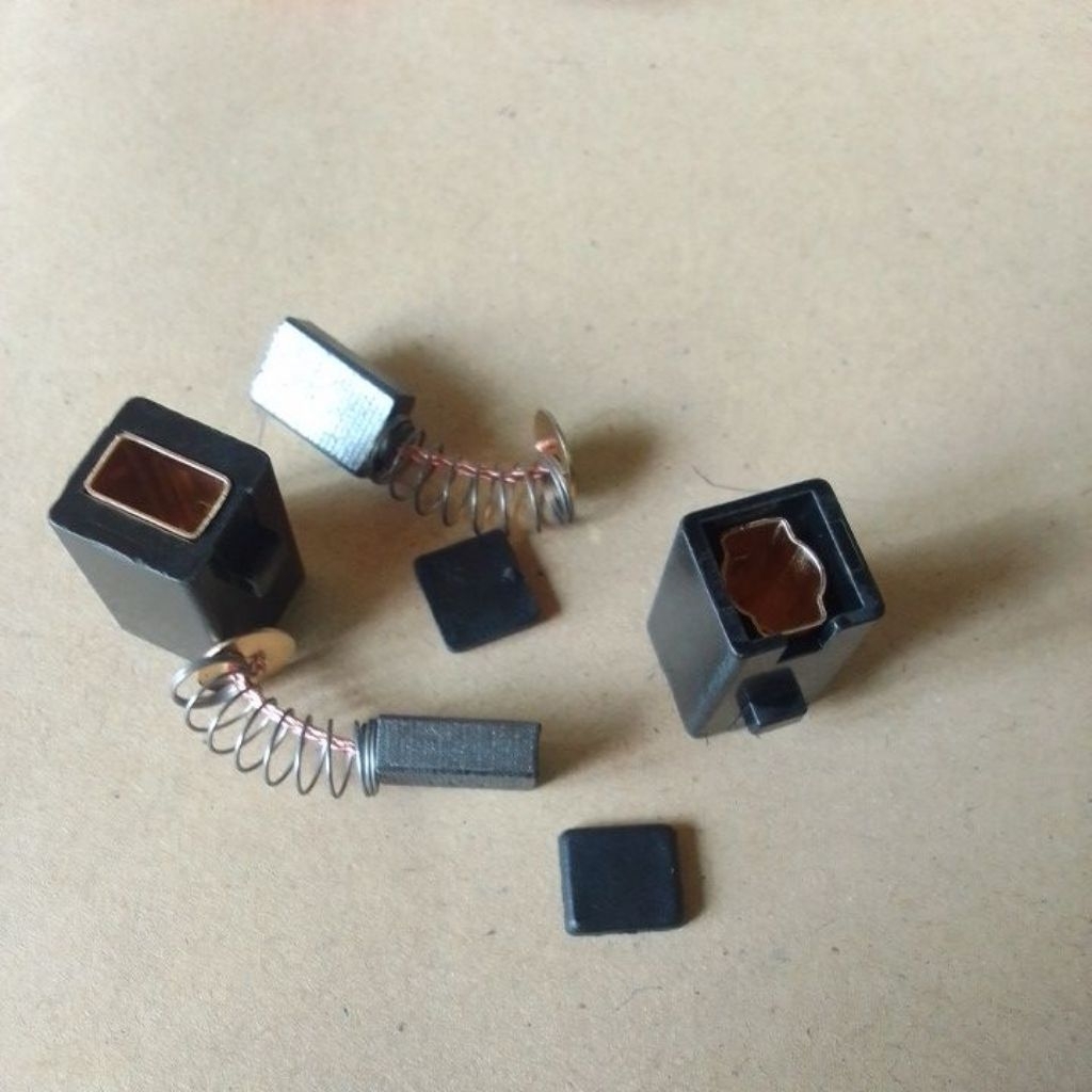 Carbon brush bor Bosch GSB 550 Original