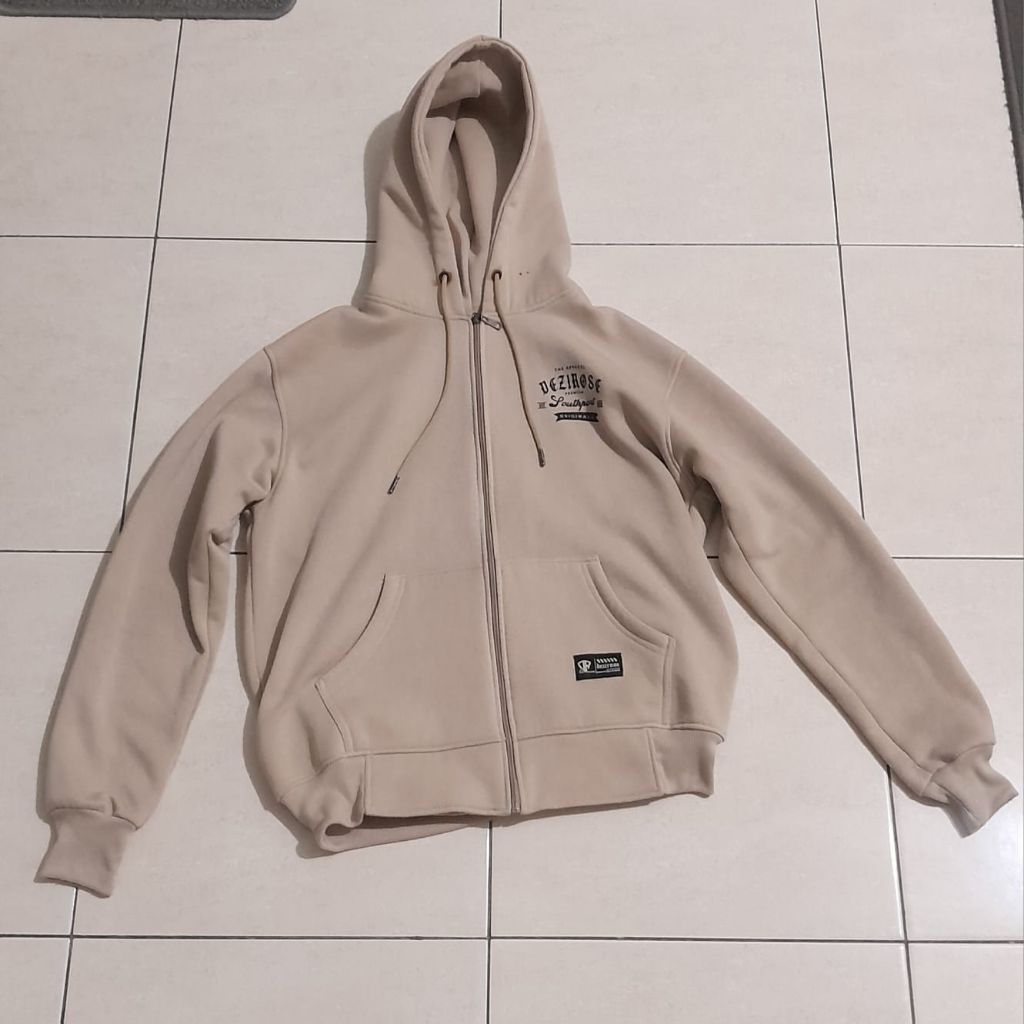 Hoodie zipper pria wanita dezirose warna cream. Size L. Second oke. Murah